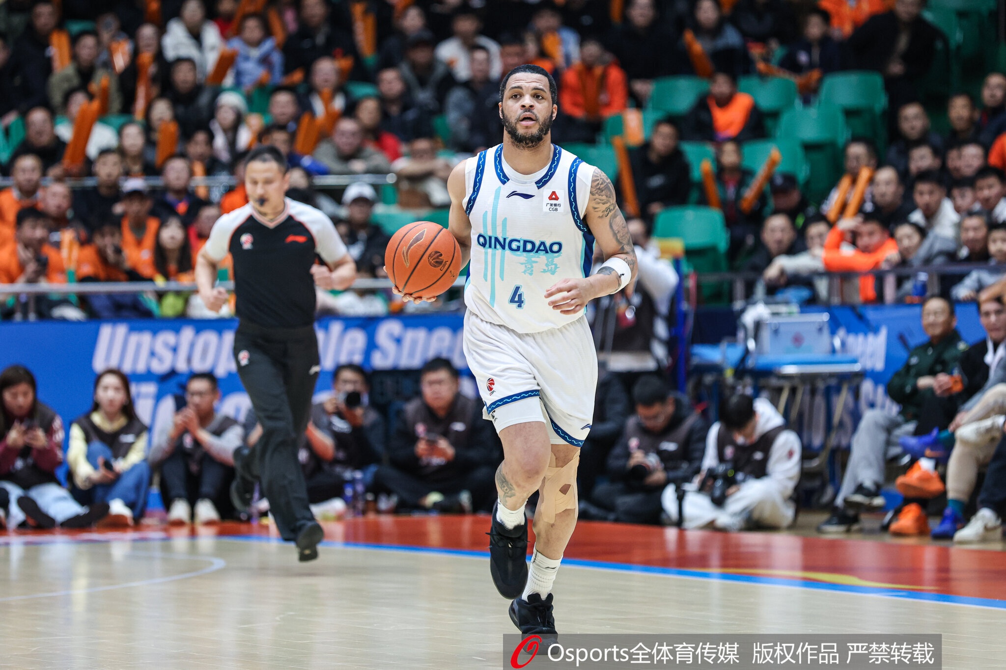 最近外援闹事有点多?刘维伟怒批韦瑟斯庞 洛夫顿与卢伟对喷